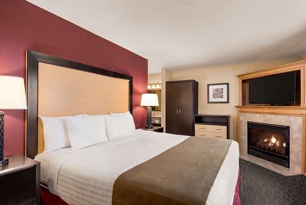 1 King Bed, Superior Suite, Non-Smoking