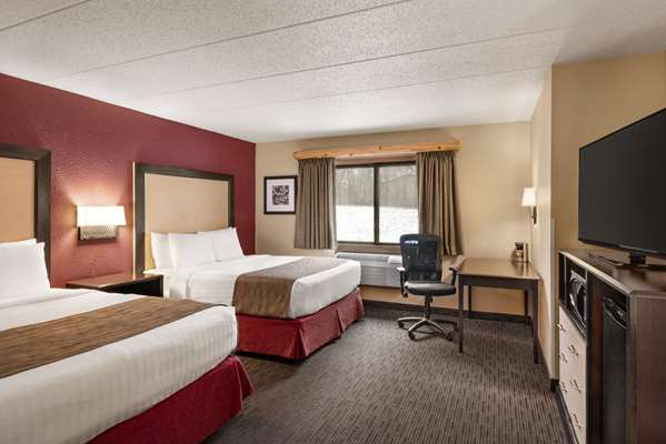 2 Queen Beds, Deluxe Room, Non-Smoking