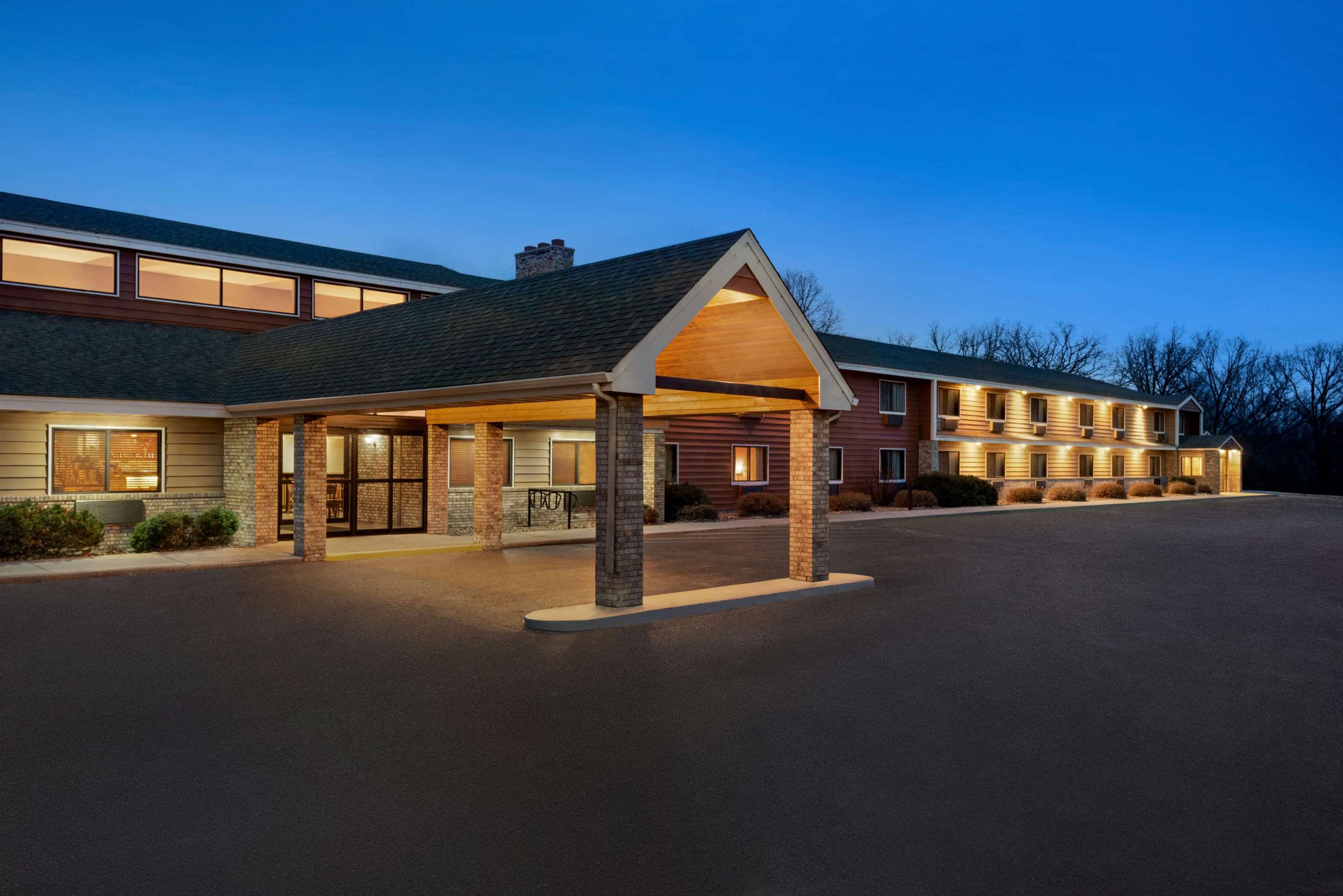 Exterior | AmericInn by Wyndham Detroit Lakes