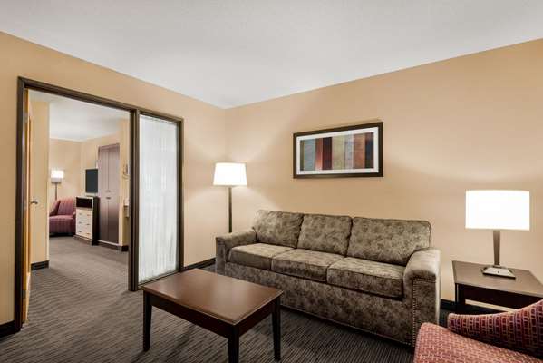 1 King Bed, Suite, Non-Smoking