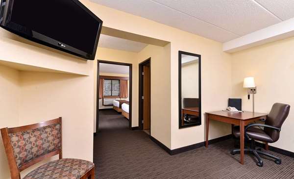  - AmericInn Fergus Falls Conference Center - I-94, Exit 54