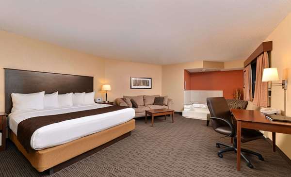  - AmericInn Fergus Falls Conference Center - I-94, Exit 54