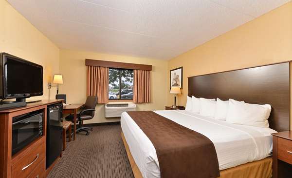  - AmericInn Fergus Falls Conference Center - I-94, Exit 54