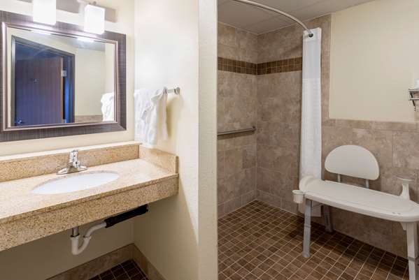  - AmericInn Fergus Falls Conference Center - I-94, Exit 54