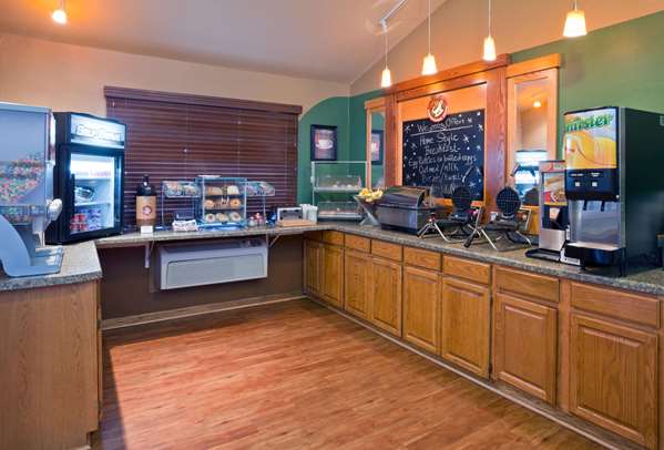  - AmericInn Fergus Falls Conference Center - I-94, Exit 54