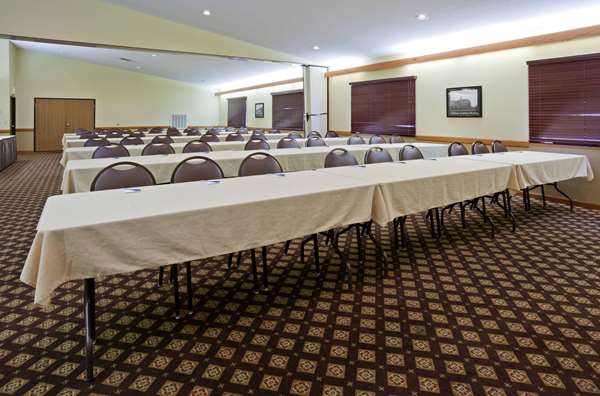  - AmericInn Fergus Falls Conference Center - I-94, Exit 54