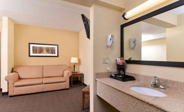  - AmericInn Fergus Falls Conference Center - I-94, Exit 54