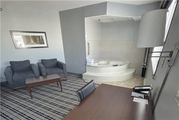 1 King Bed, Studio Superior Suite, Non-Smoking