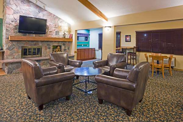  - AmericInn Lodge & Suites West Acres Fargo - I-29, Exit 64