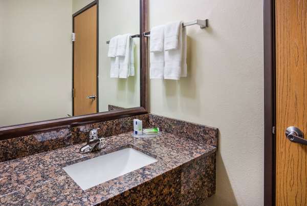  - AmericInn Lodge & Suites Mora