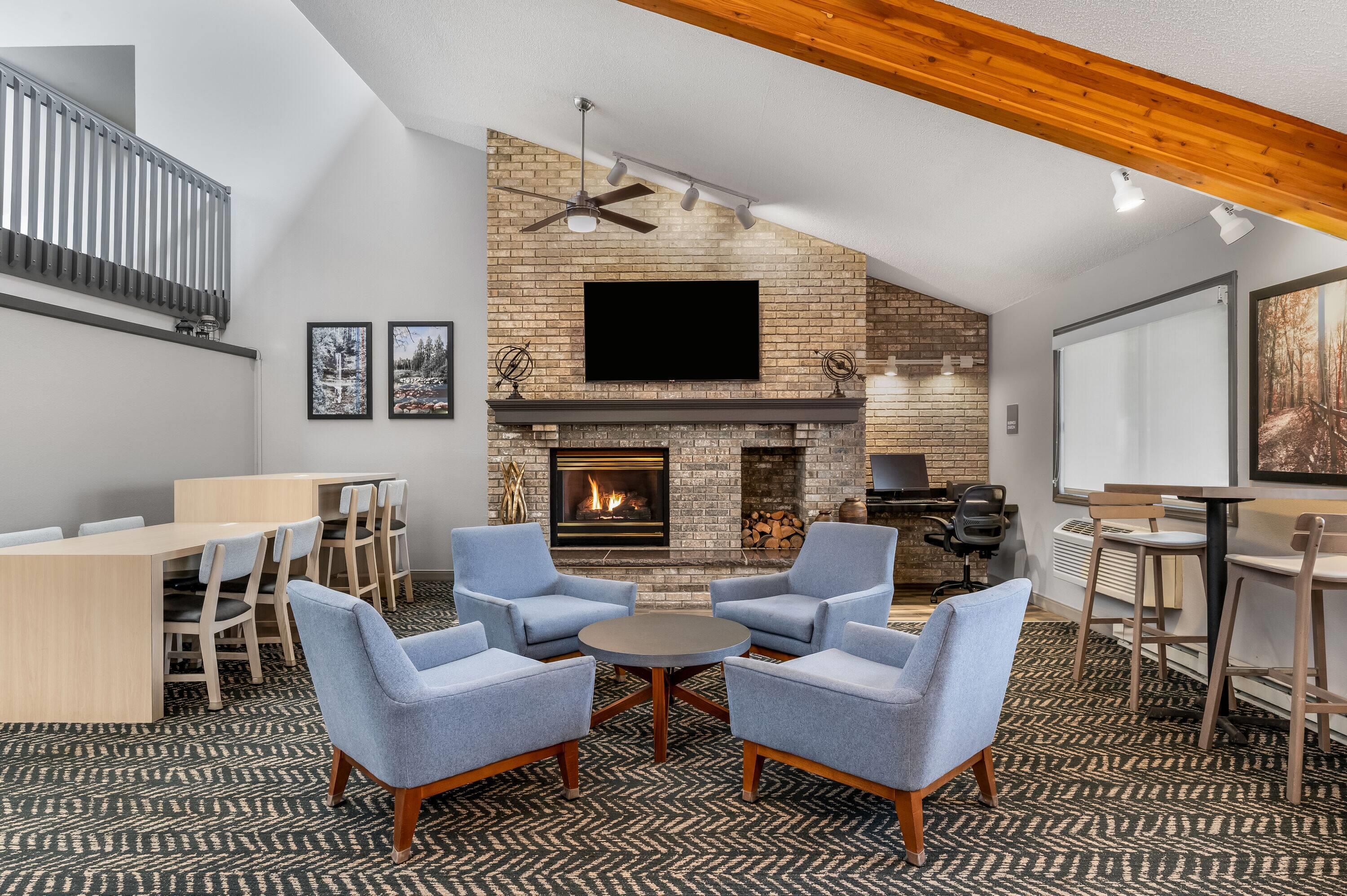 Lobby | AmericInn by Wyndham Sauk Centre