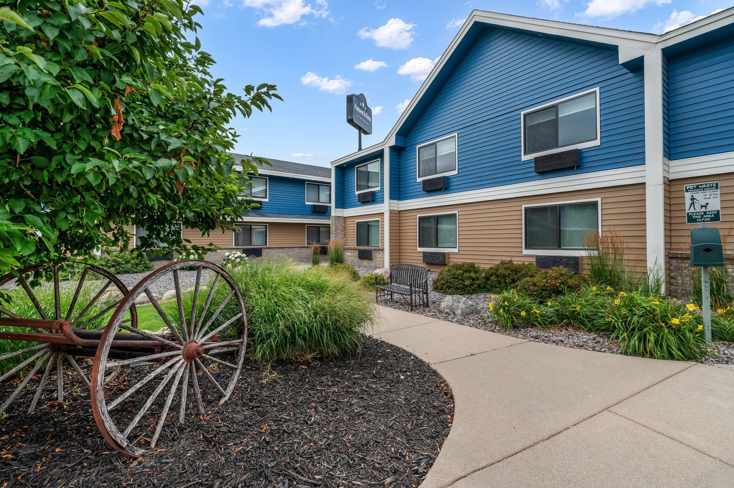 Exterior | AmericInn by Wyndham Sauk Centre
