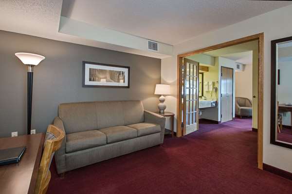 Suite - AmericInn Hotel & Suites Iowa Falls