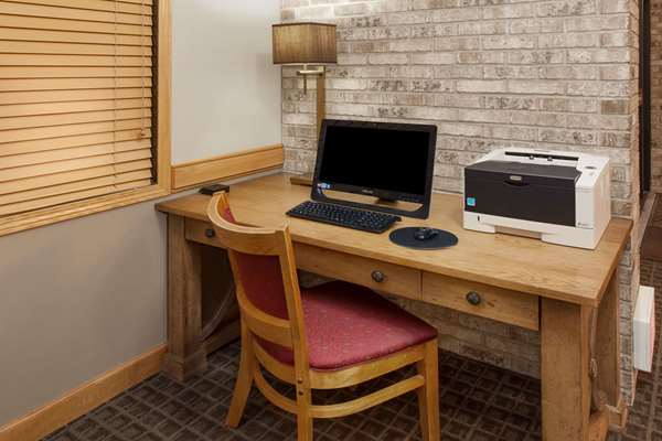 Conference Area - AmericInn Hotel & Suites Iowa Falls