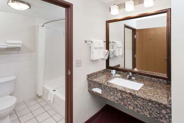  - AmericInn Hotel & Suites Iowa Falls