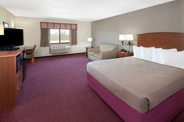  - AmericInn Hotel & Suites Iowa Falls