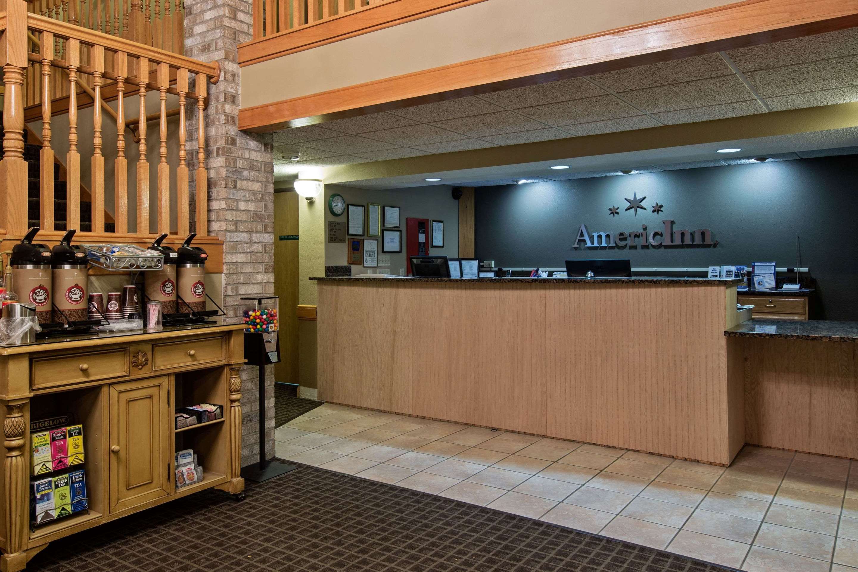 Lobby | AmericInn by Wyndham Iowa Falls