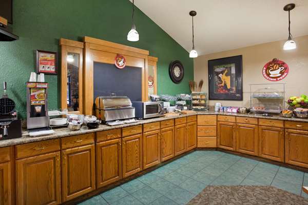  - AmericInn Lodge & Suites Menominee