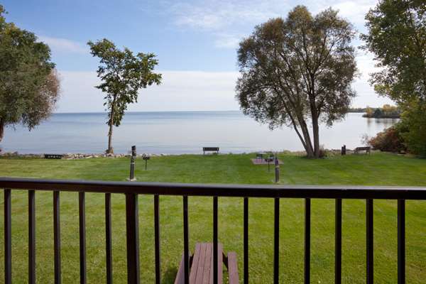  - AmericInn Lodge & Suites Menominee