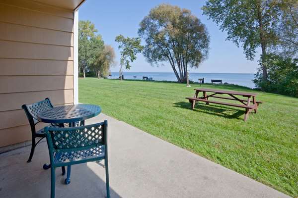  - AmericInn Lodge & Suites Menominee