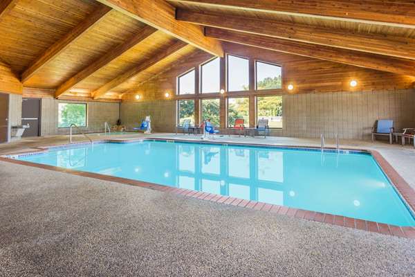 Pool - AmericInn Lodge & Suites Menominee
