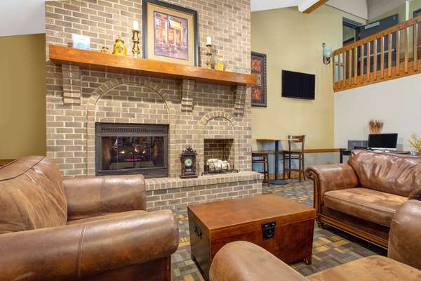  - AmericInn Hotel & Suites West Salem
