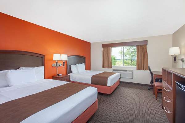 2 Queen Beds, Mobility Accessible Deluxe, Roll-In shower, Non-Smoking