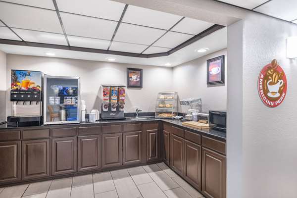  - AmericInn Plover - I-39, Exit 153