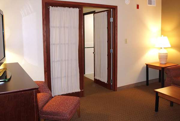  - AmericInn Lodge & Suites Grimes