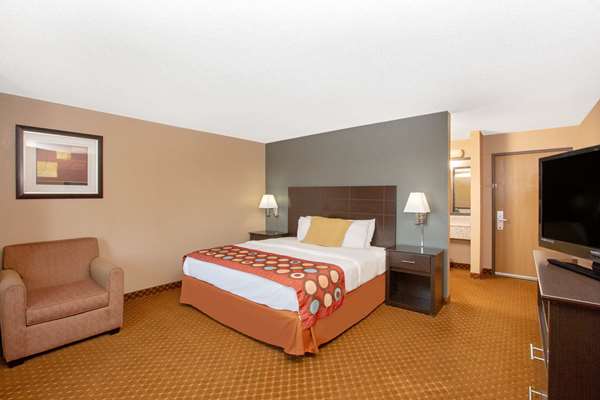  - AmericInn Coralville - I-80, Exit 240