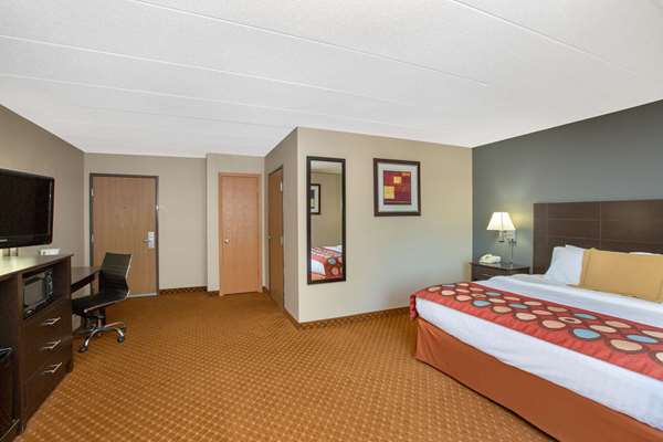 - AmericInn Coralville - I-80, Exit 240