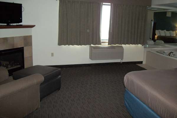  - AmericInn Lodge & Suites Beulah - I-94, Exit 110