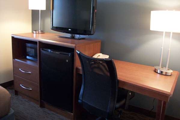  - AmericInn Lodge & Suites Beulah - I-94, Exit 110