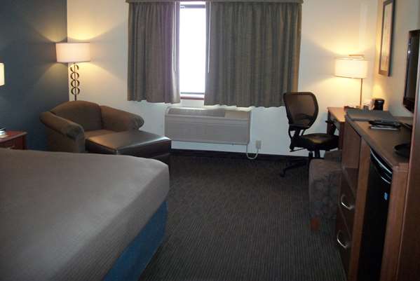  - AmericInn Lodge & Suites Beulah - I-94, Exit 110