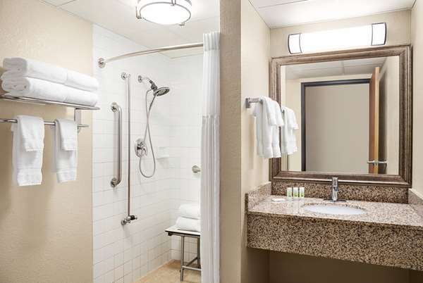  - AmericInn Lodge & Suites Roseau