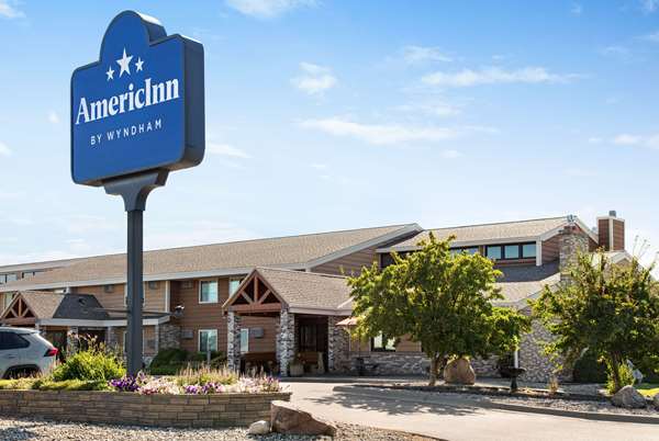 Exterior view - AmericInn Lodge & Suites Roseau