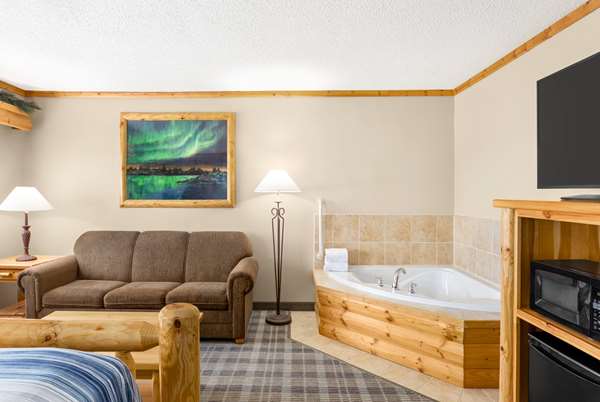 Suite - AmericInn Lodge & Suites Roseau