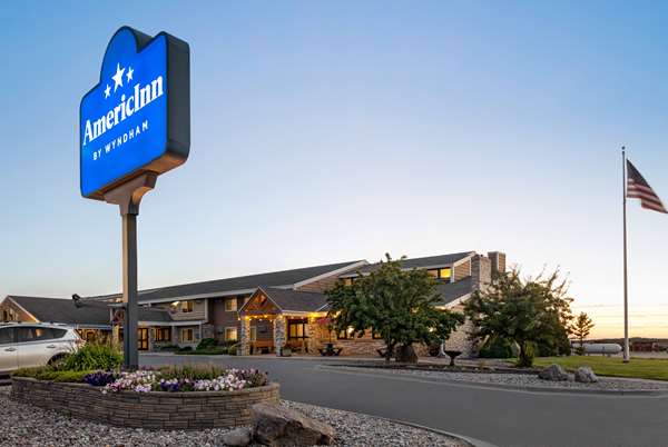 Exterior view - AmericInn Lodge & Suites Roseau