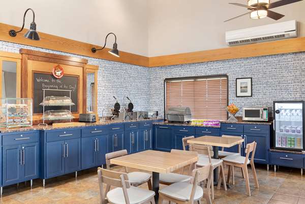  - AmericInn Lodge & Suites Roseau