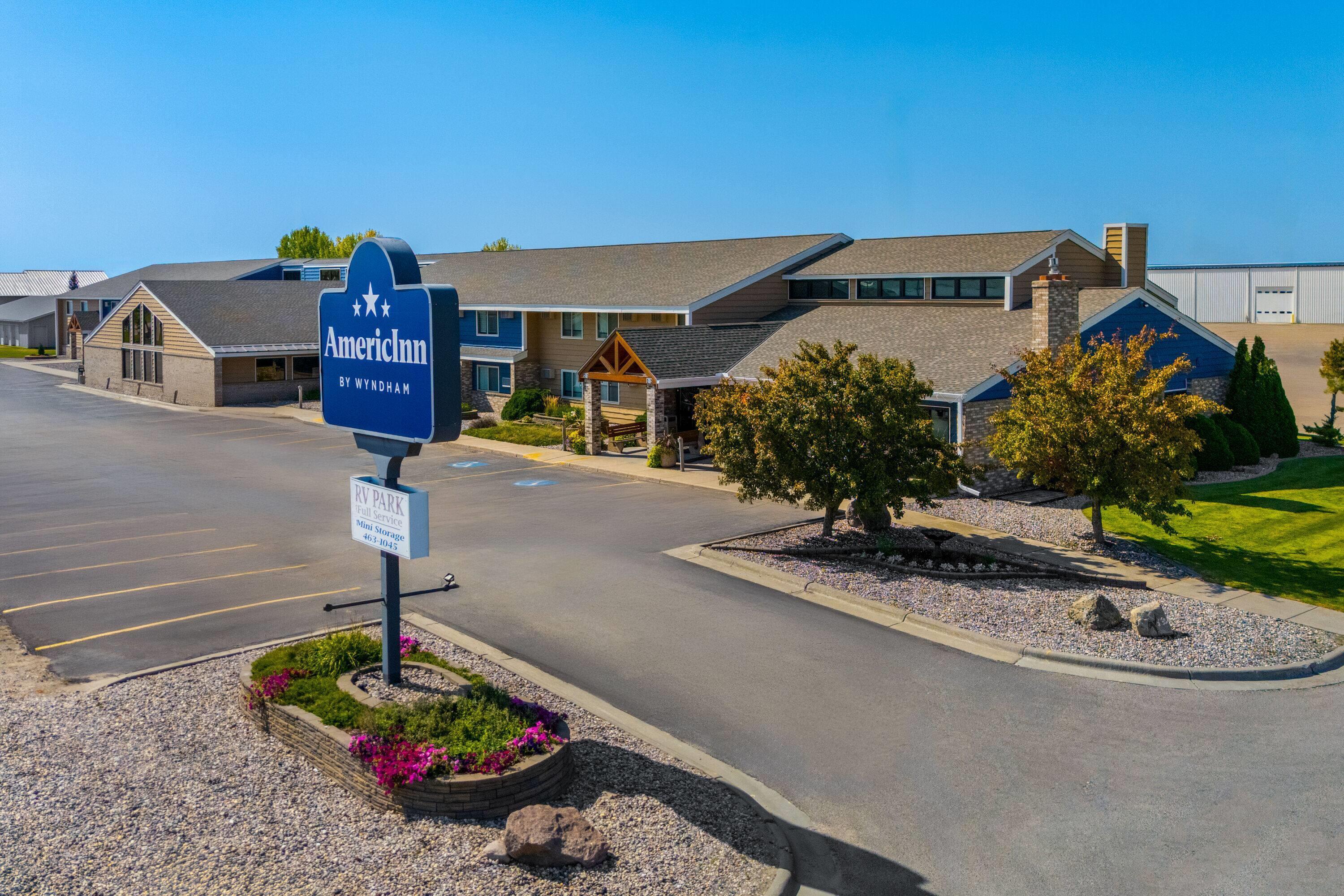 Exterior | AmericInn by Wyndham Roseau