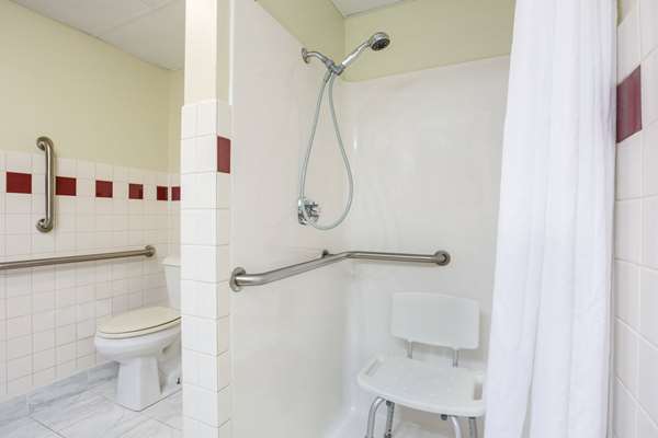 - AmericInn Lodge & Suites Tomah - I-94, Exit 143