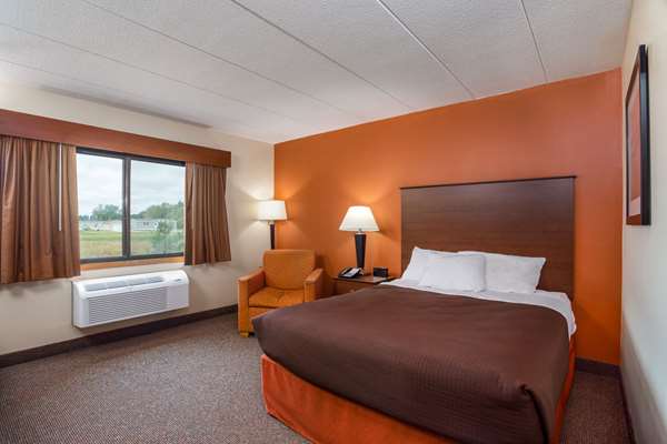  - AmericInn Lodge & Suites Tomah - I-94, Exit 143