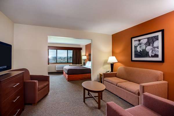 Suite - AmericInn Lodge & Suites Tomah - I-94, Exit 143