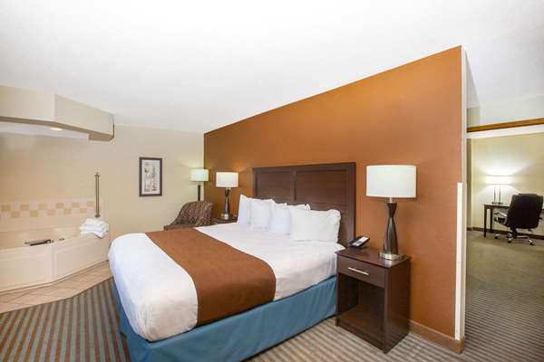 Suite - AmericInn Lodge & Suites North Lincoln - I-80, Exit 403