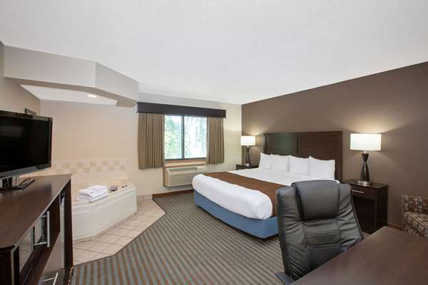 Suite - AmericInn Lodge & Suites North Lincoln - I-80, Exit 403
