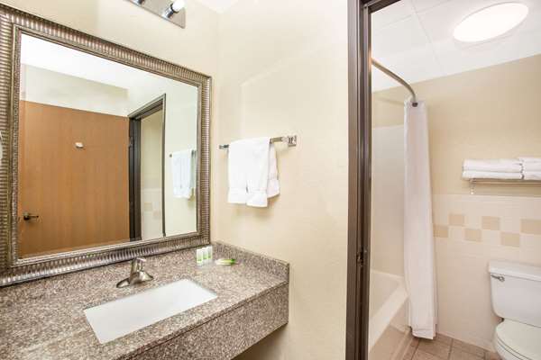  - AmericInn Lodge & Suites North Lincoln - I-80, Exit 403