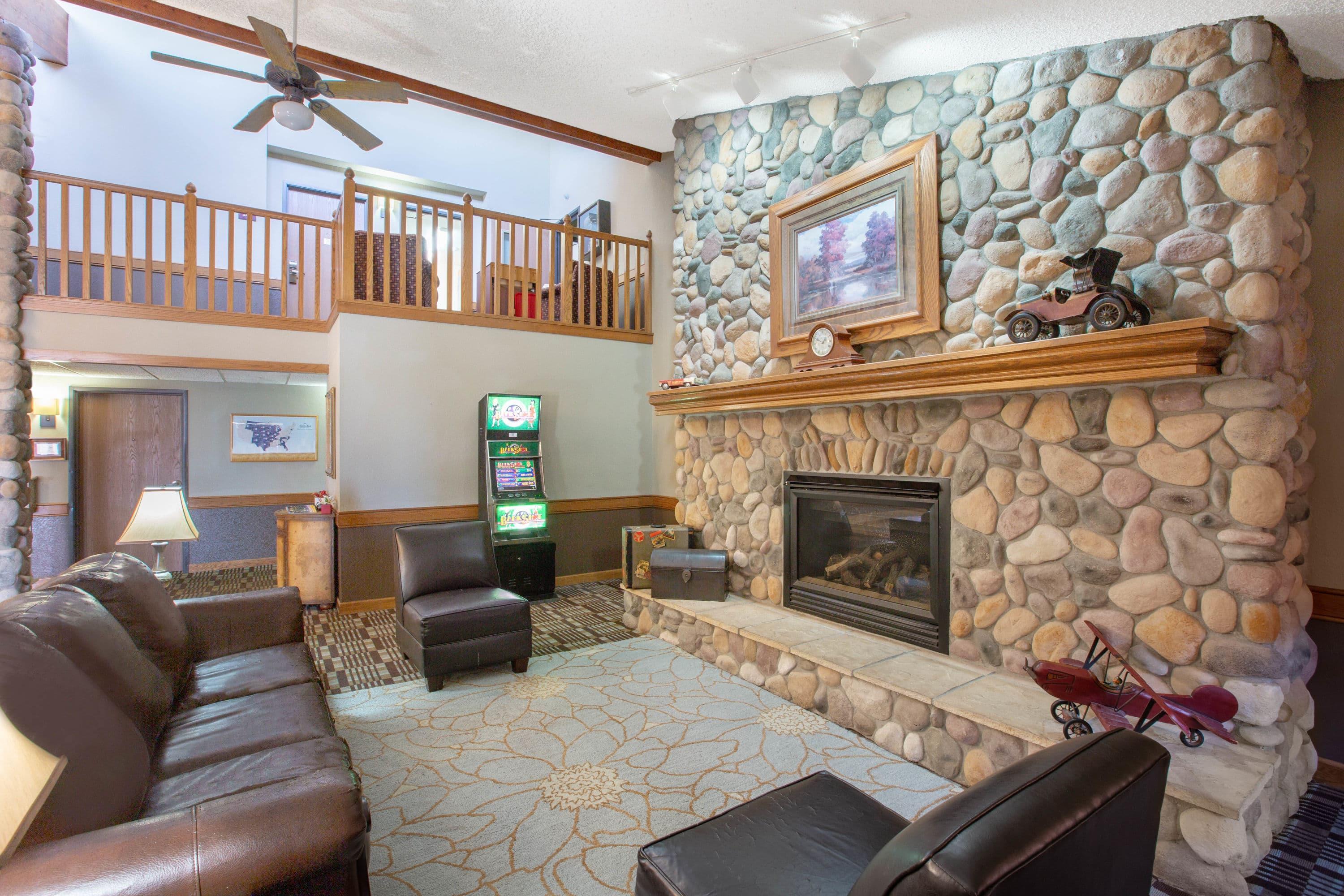Lobby | AmericInn by Wyndham Lincoln North
