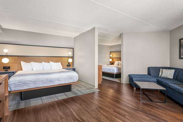 2 King Beds, Luxury Suite, Non-Smoking