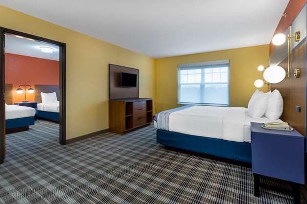 Suite - AmericInn Hotel & Suites Fulton