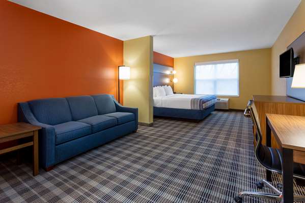 Suite - AmericInn Hotel & Suites Fulton